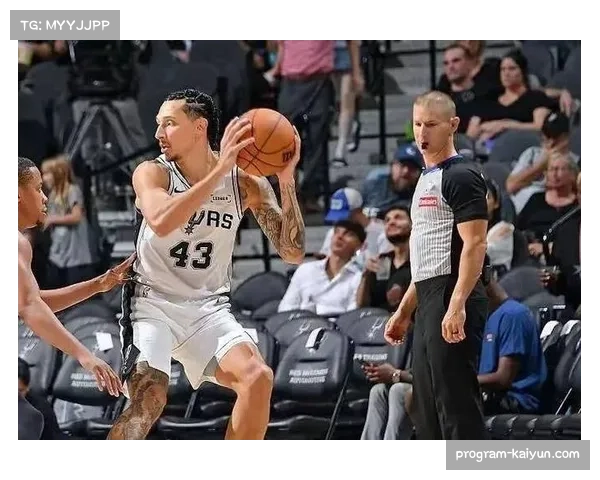 马刺11胜4负紧追湖人 文班亚马缺席阶段替补奇兵频现